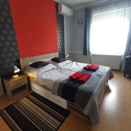 Smart Szallas Apartman In Miskolc Exterior foto