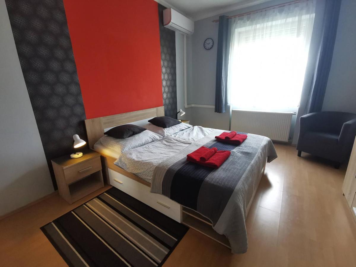 Smart Szallas Apartman In Miskolc Exterior foto