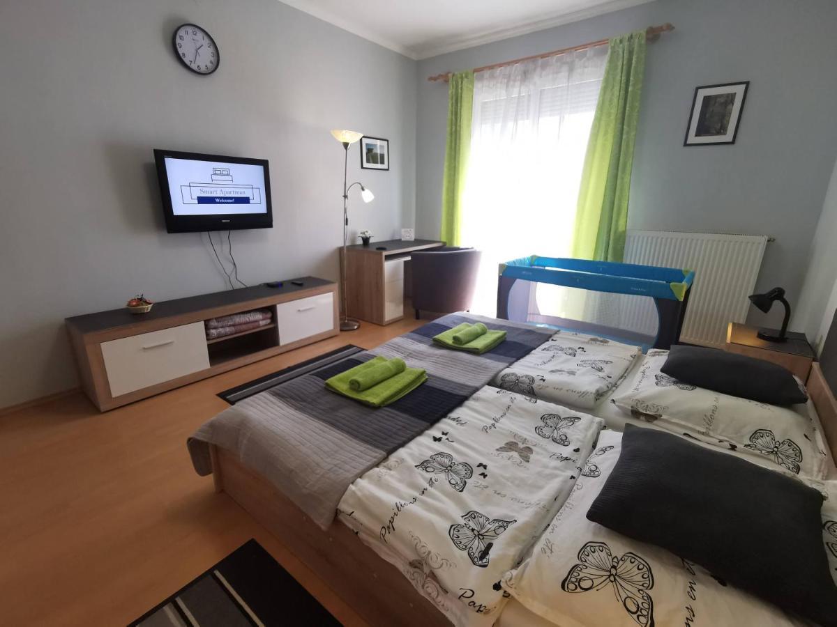 Smart Szallas Apartman In Miskolc Exterior foto